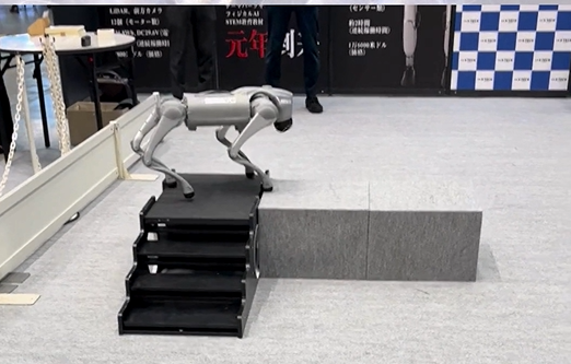 四足歩行ロボット