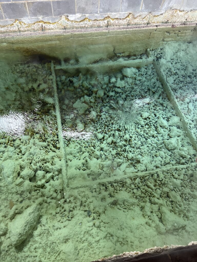 草津の湯畑のそばの温泉の源泉