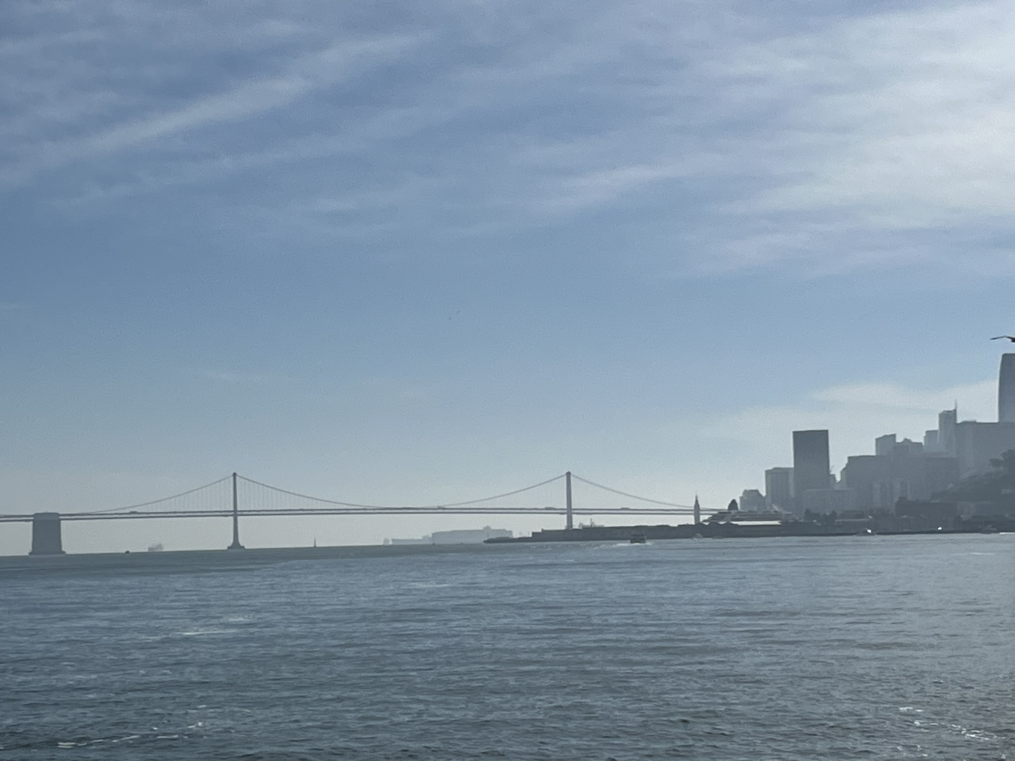 船からみたゴールデンゲートブリッジ