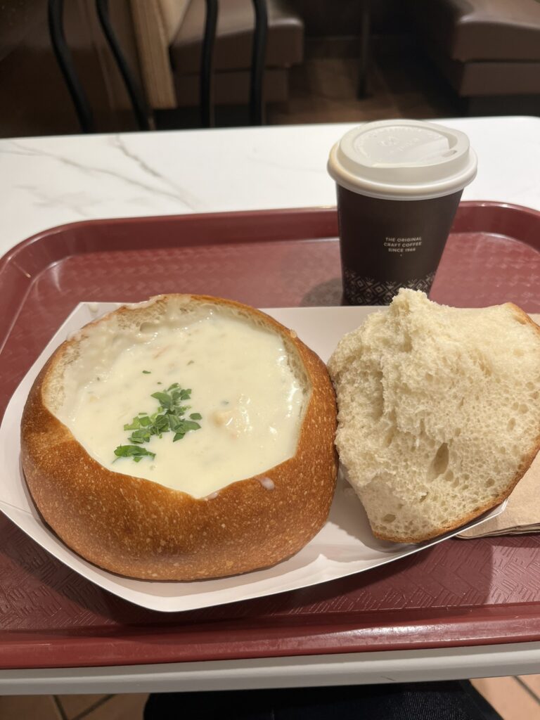 Boudin Bakery Cafeのクラムチャウダー