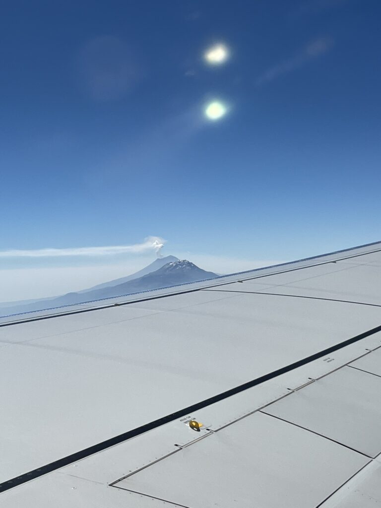 メキシコの国内線見えた火山
