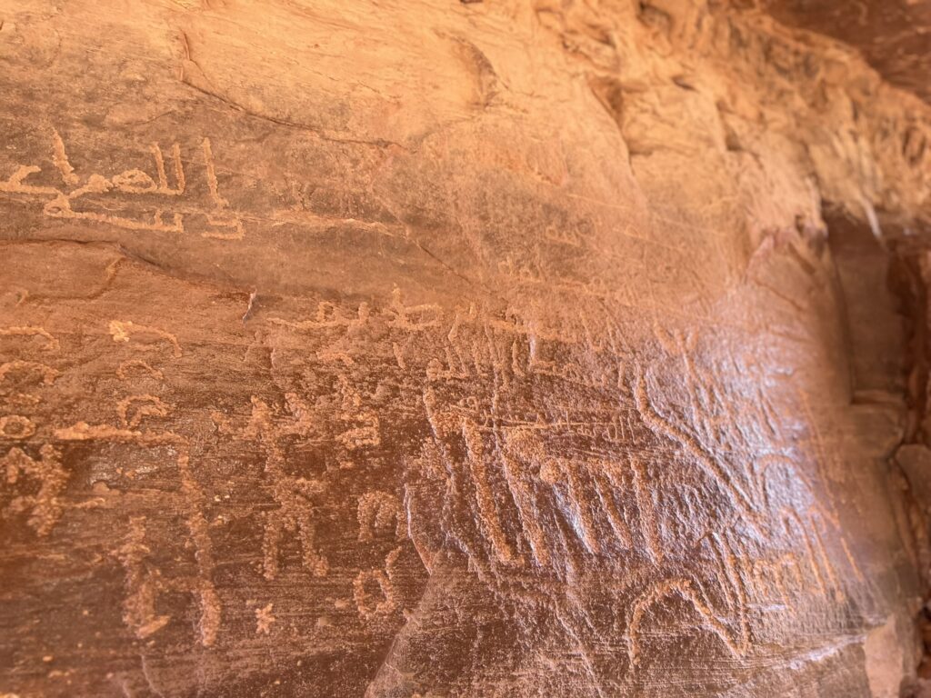 ワディラムの岩に描かれた昔の絵