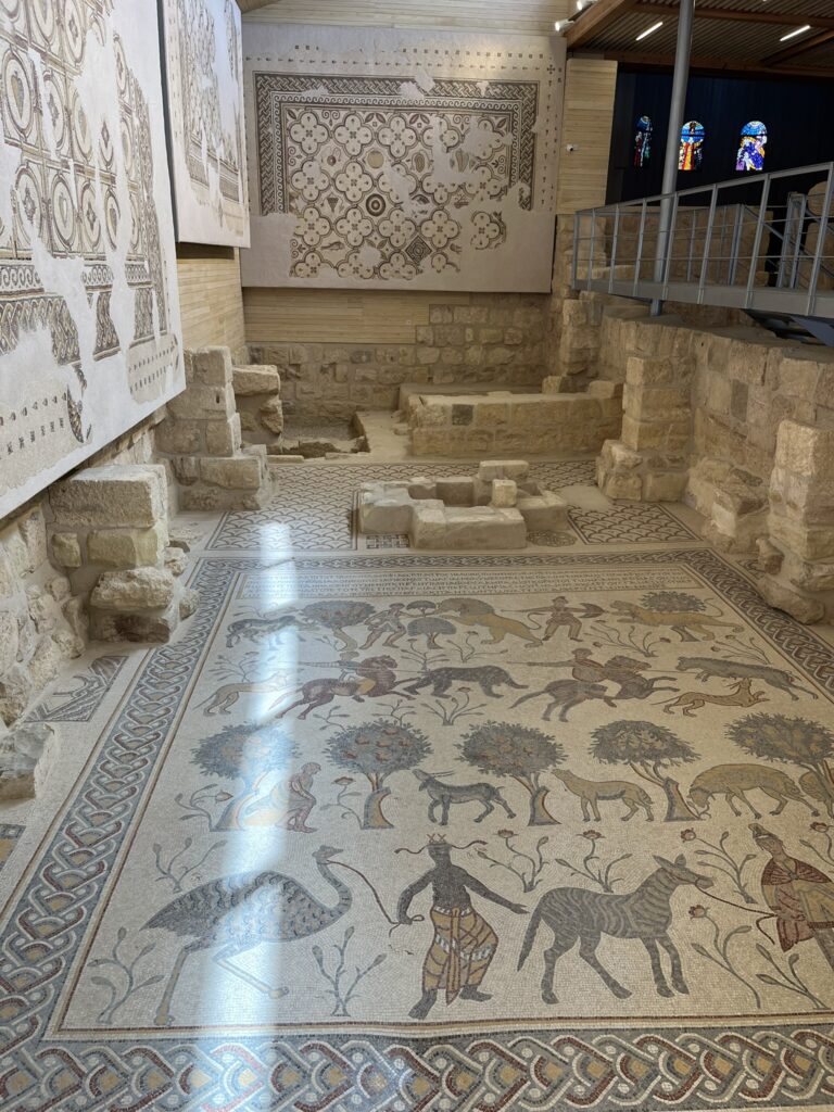 ネボ山のモザイク