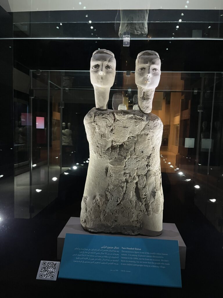 ヨルダン国立博物館のアイン・ガザルの像