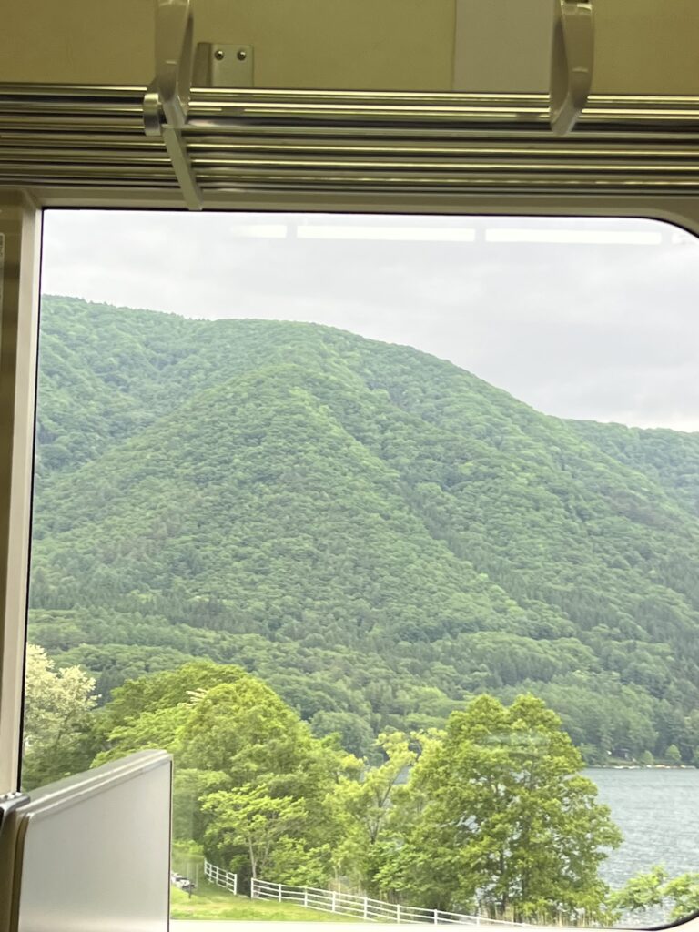 大糸線から見える湖