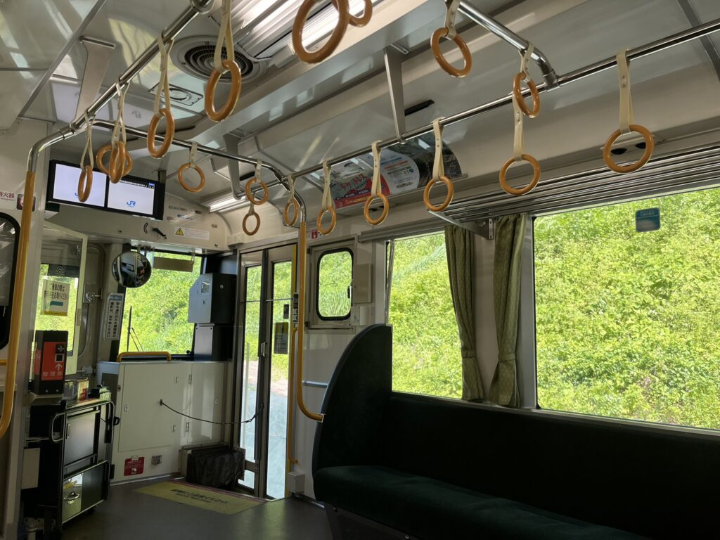 大糸線の車内