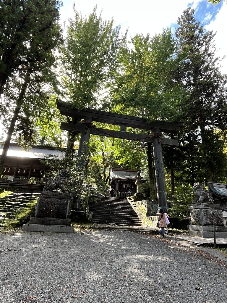 諏訪大社上社前宮の鳥居