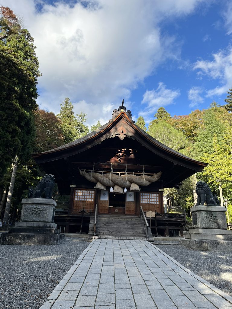 諏訪大社 下社秋宮 神楽殿